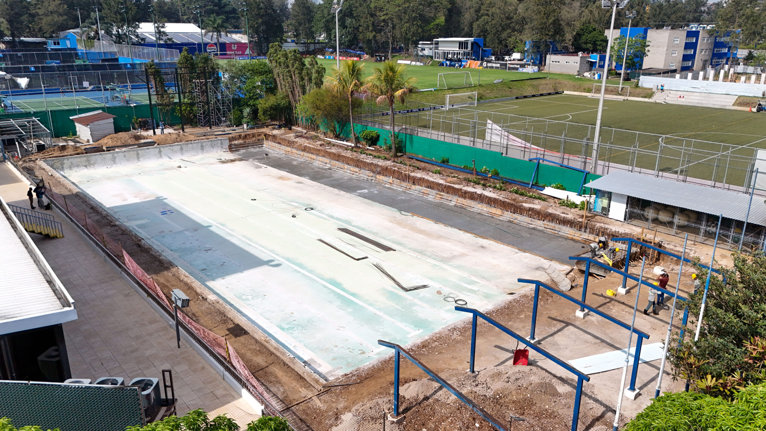 Piscina de la zona 15